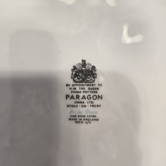 "Bride's Choice" Dinner Plate by Paragon. - Picture 6 of 7